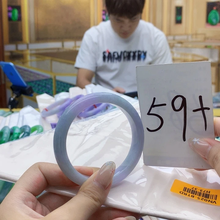 翡翠未镶嵌手镯000……