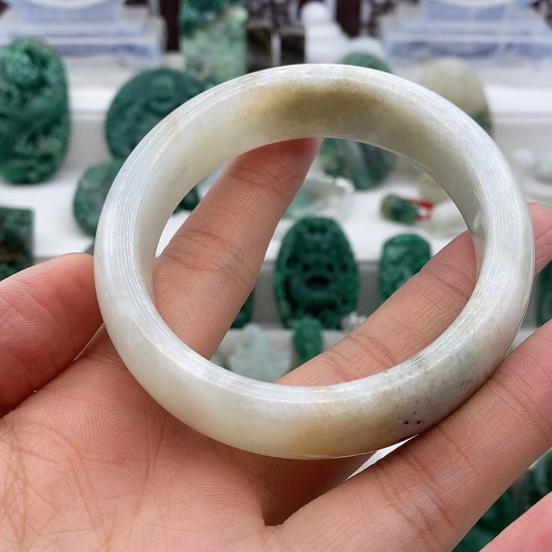 独山玉未镶嵌手镯