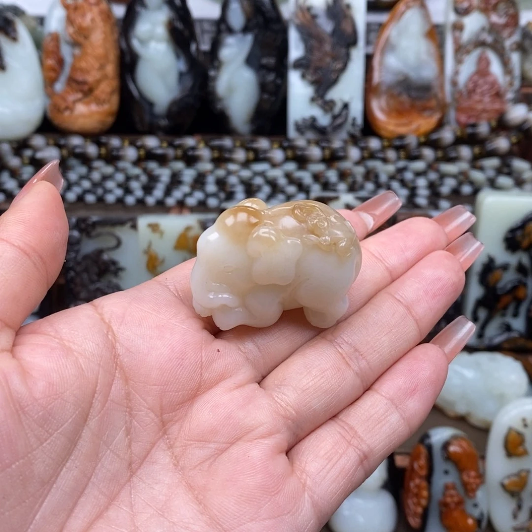 颈饰未镶嵌和田玉