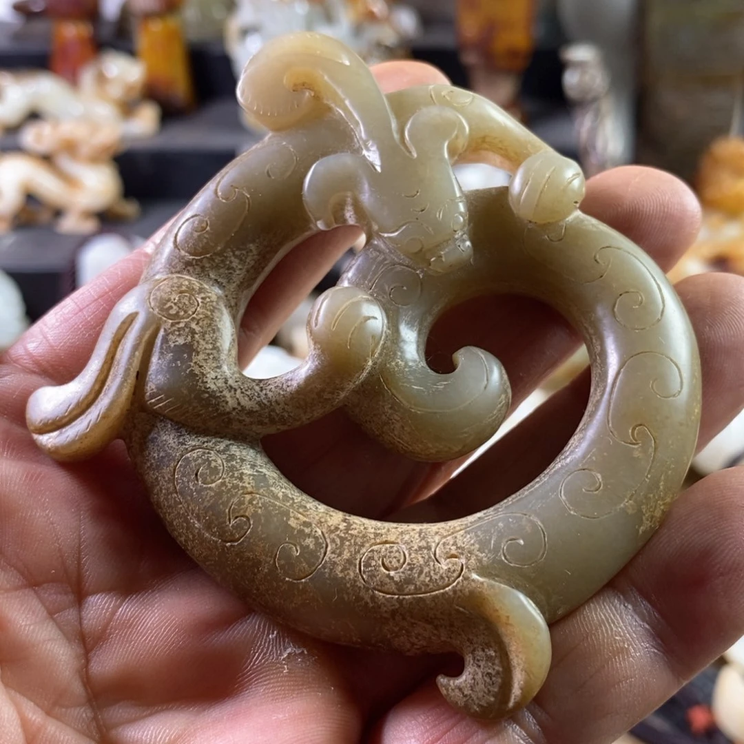 颈饰未镶嵌和田玉（青玉）