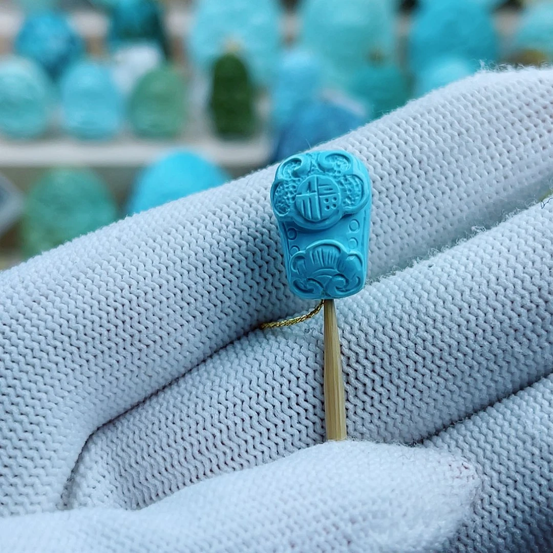 绿松石未镶嵌珠宝奇石