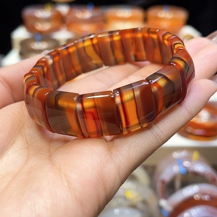 玛瑙/玉髓手镯未镶嵌