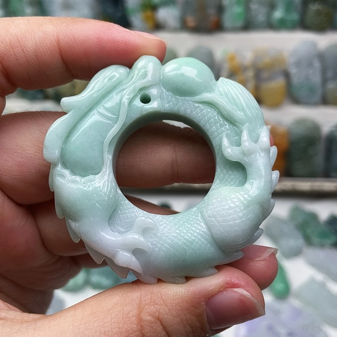 翡翠未镶嵌吊坠(赠链)