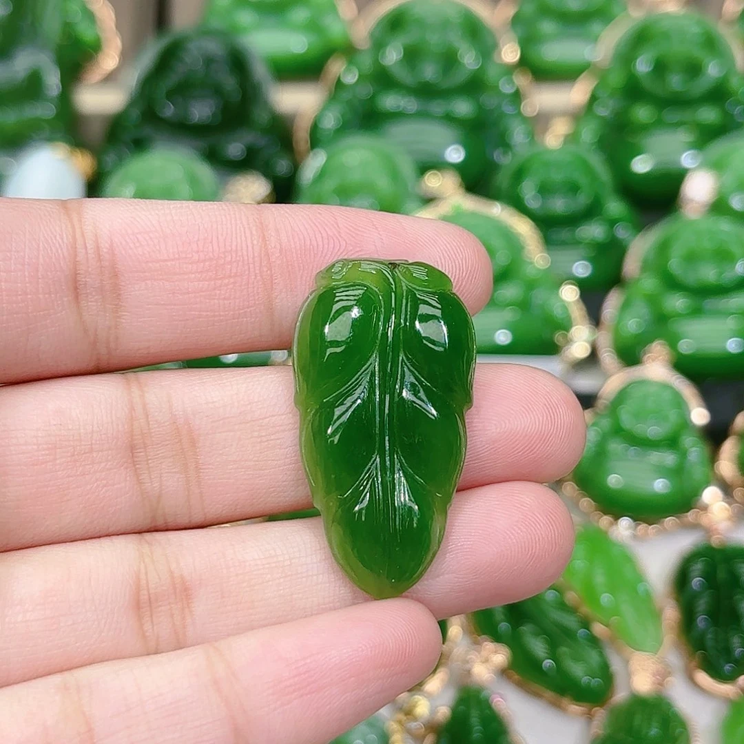 和田玉（碧玉）颈饰18K金镶嵌18k金扣头