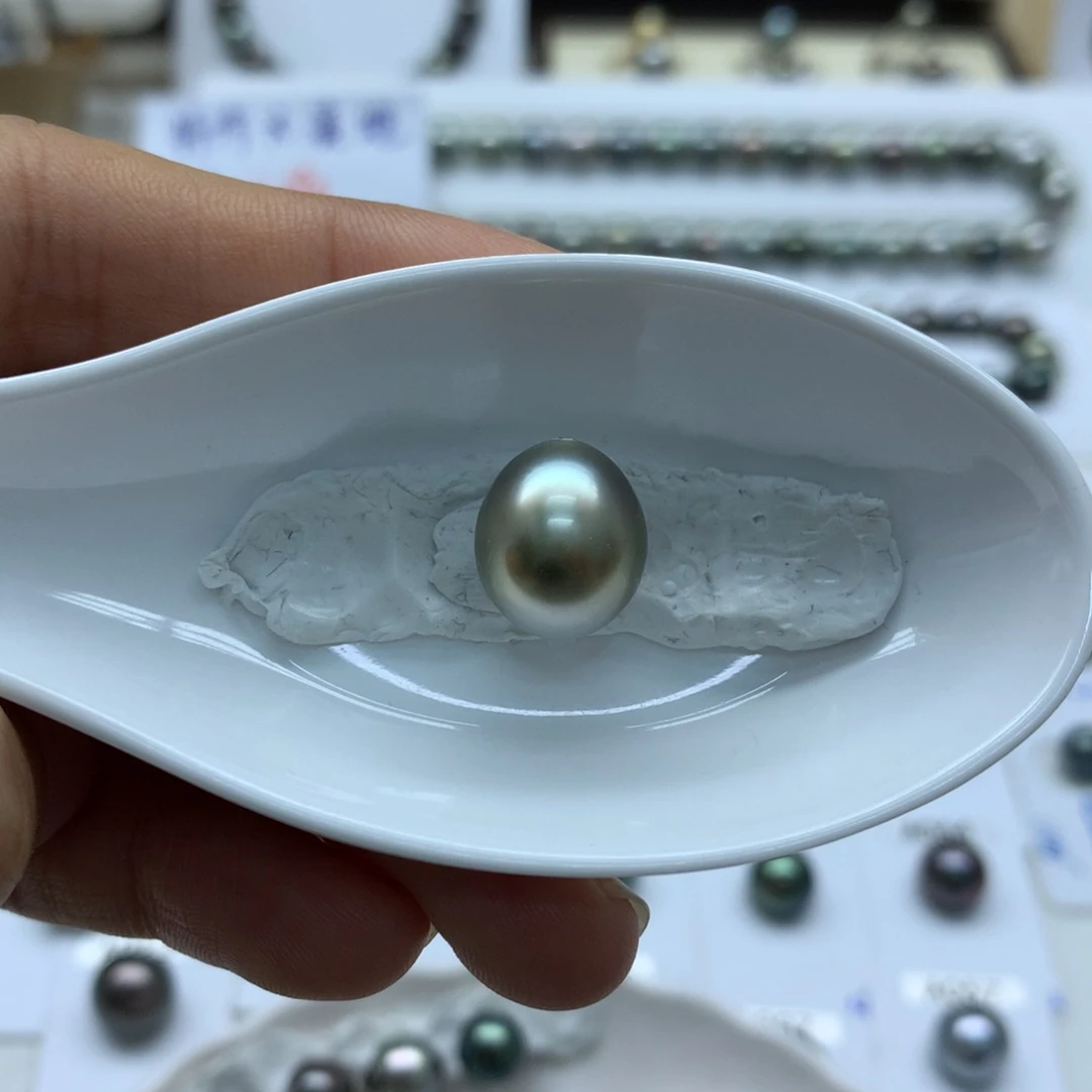 未镶嵌海水珍珠颈饰