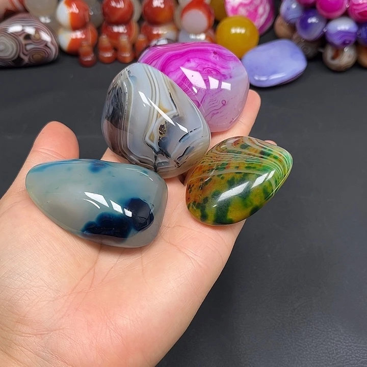 往***惜未镶嵌玛瑙/玉髓珠宝奇石