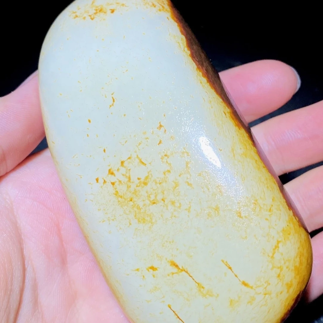 新疆洒金皮籽料和田玉原石