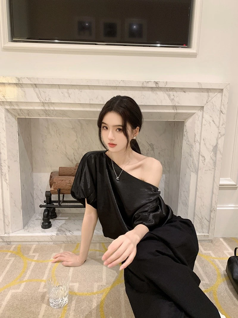 黑色时尚拼接开叉斜肩露肩气质修身型高腰短款泡泡袖T恤短袖显瘦