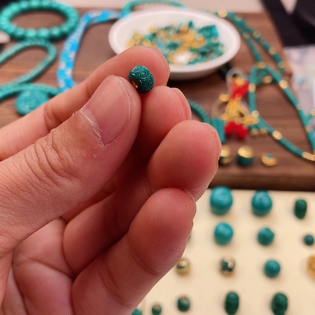 绿松石颈饰未镶嵌