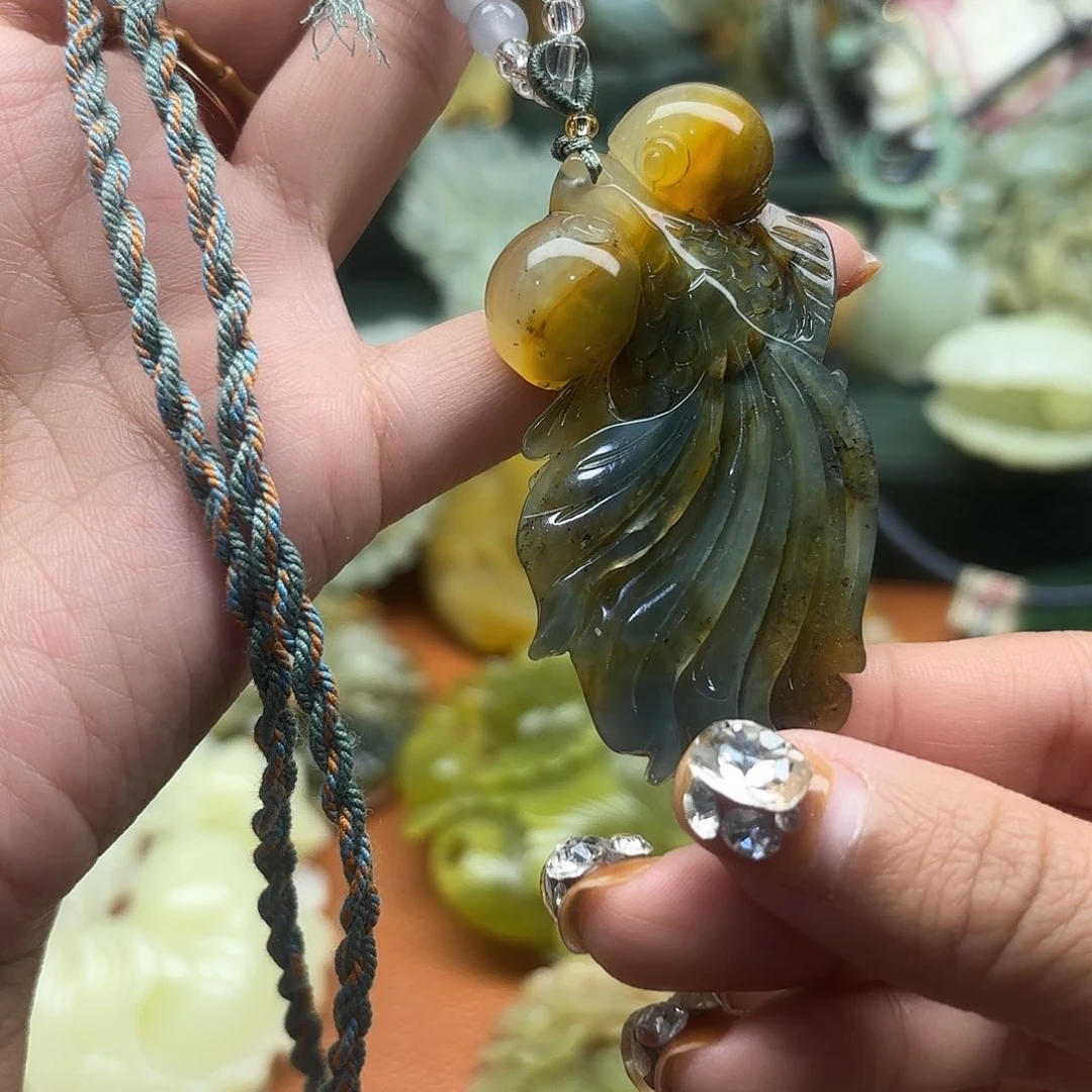 蛇纹石玉未镶嵌吊坠