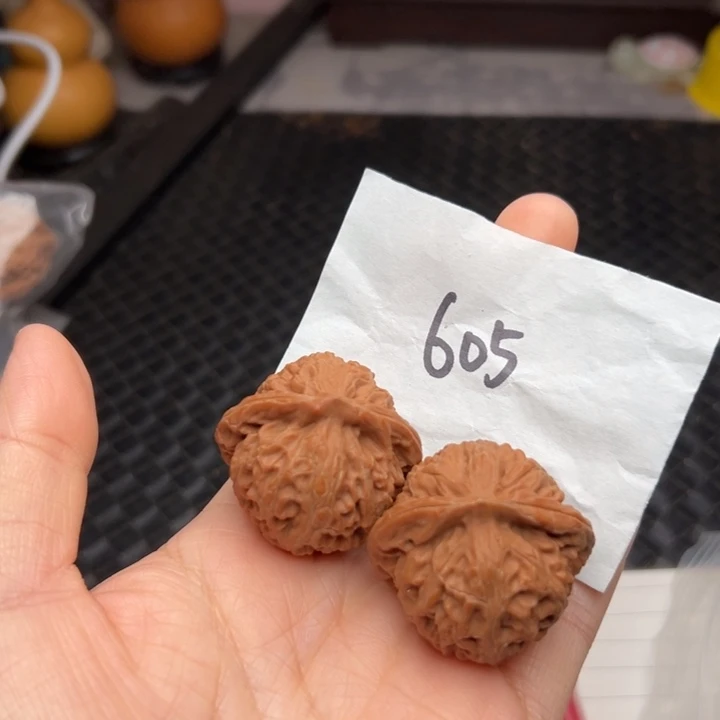 核桃37尺寸桃心宫灯