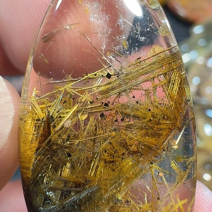 M***兔未镶嵌颈饰水晶我