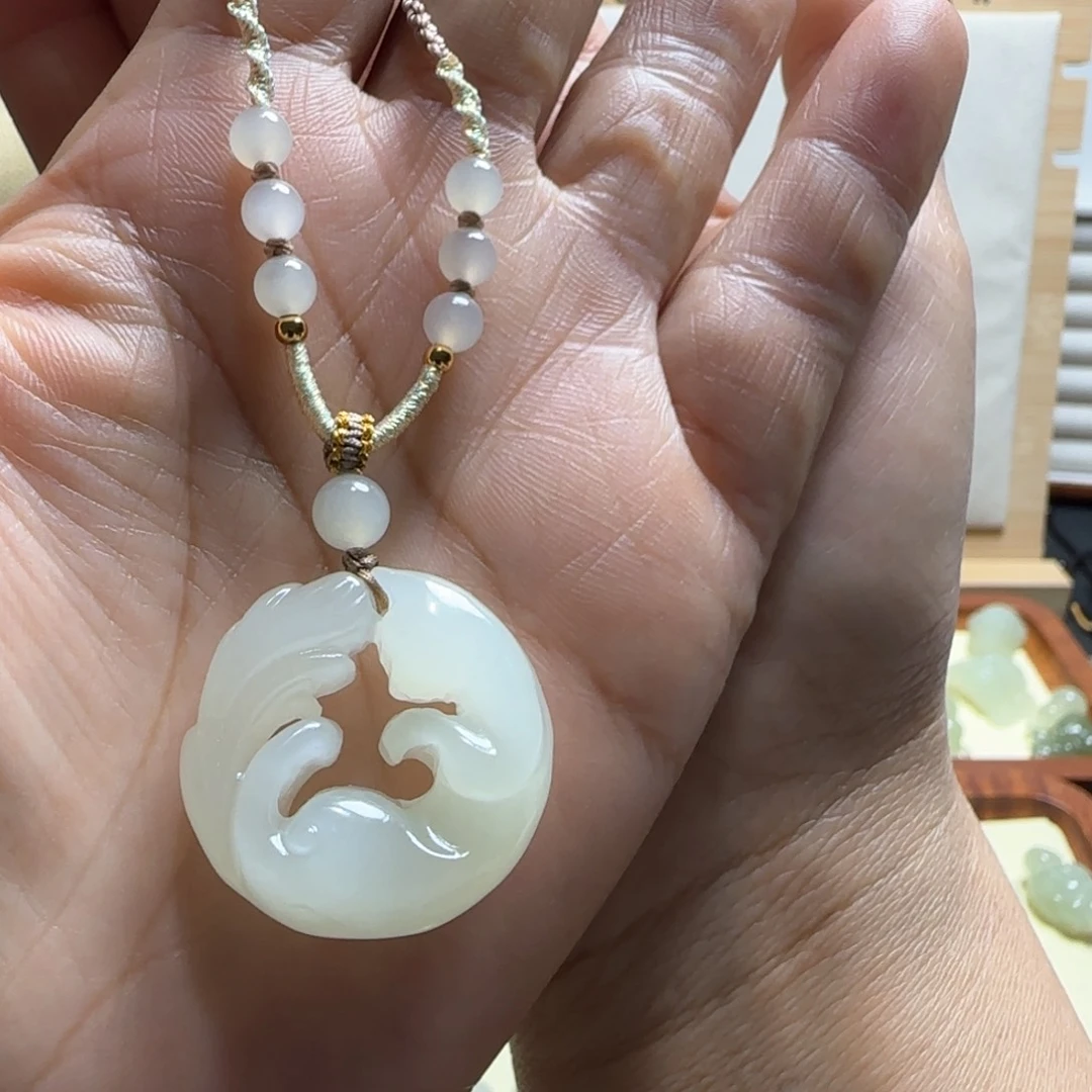 和田玉颈饰未镶嵌幸****）