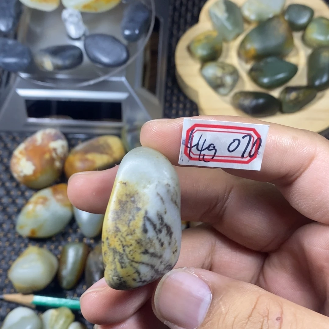 和田玉（糖玉）未镶嵌挂件