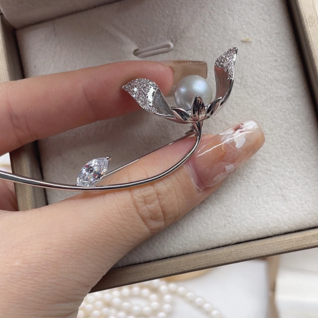 未镶嵌胸饰海水珍珠E29