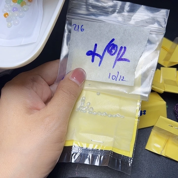 未镶嵌定制翡翠小**乖不