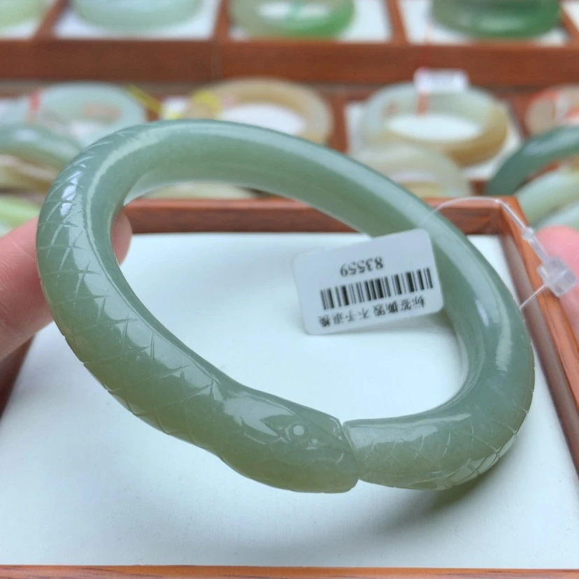【闪购商品】和田玉手镯未镶嵌60