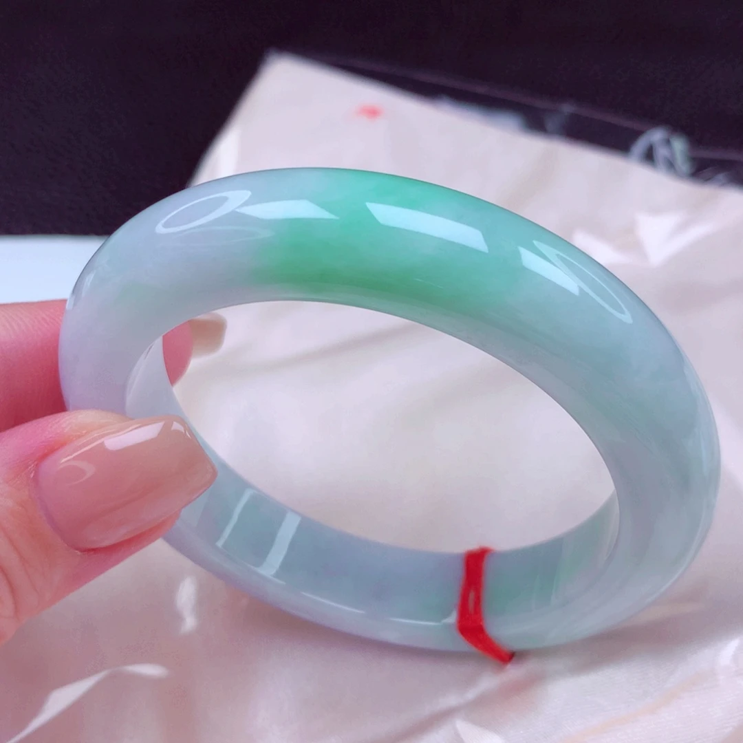 未镶嵌手镯翡翠手镯