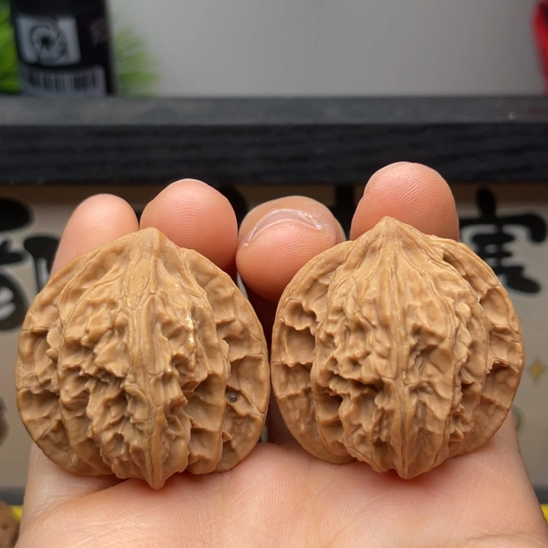 文玩核桃吊坠36天眼石