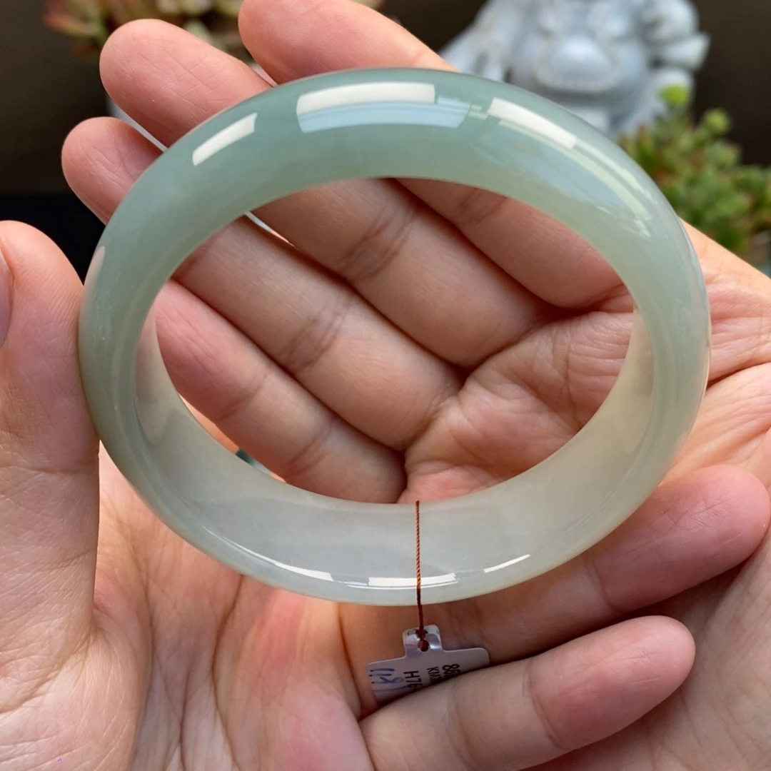 翡翠手镯未镶嵌天然