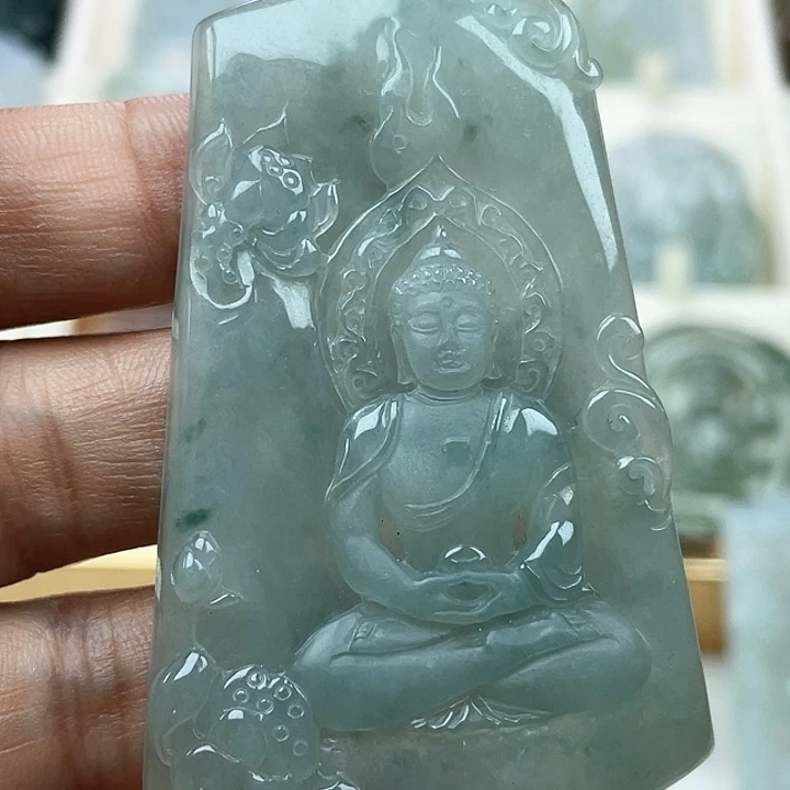 翡翠挂件未镶嵌天然翡翠货大日如来