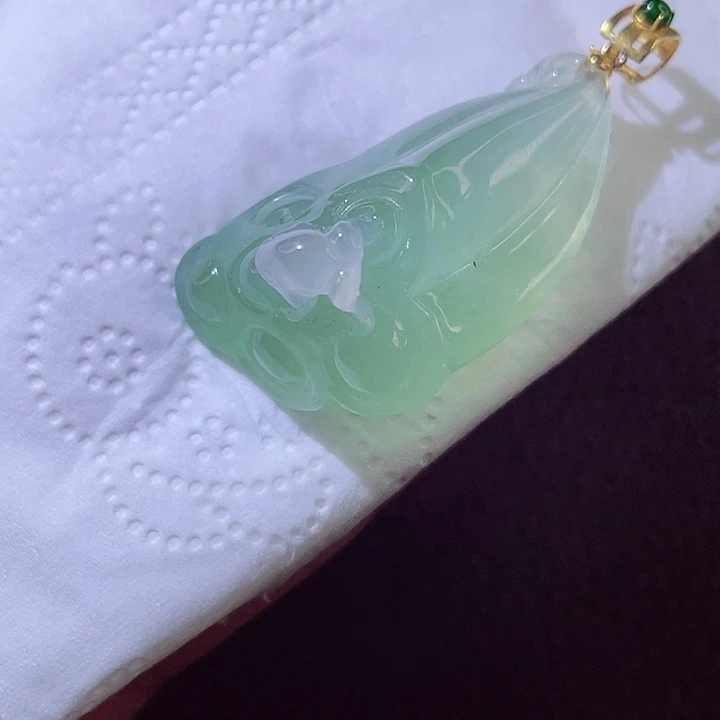 颈饰18K金镶嵌翡翠翡翠