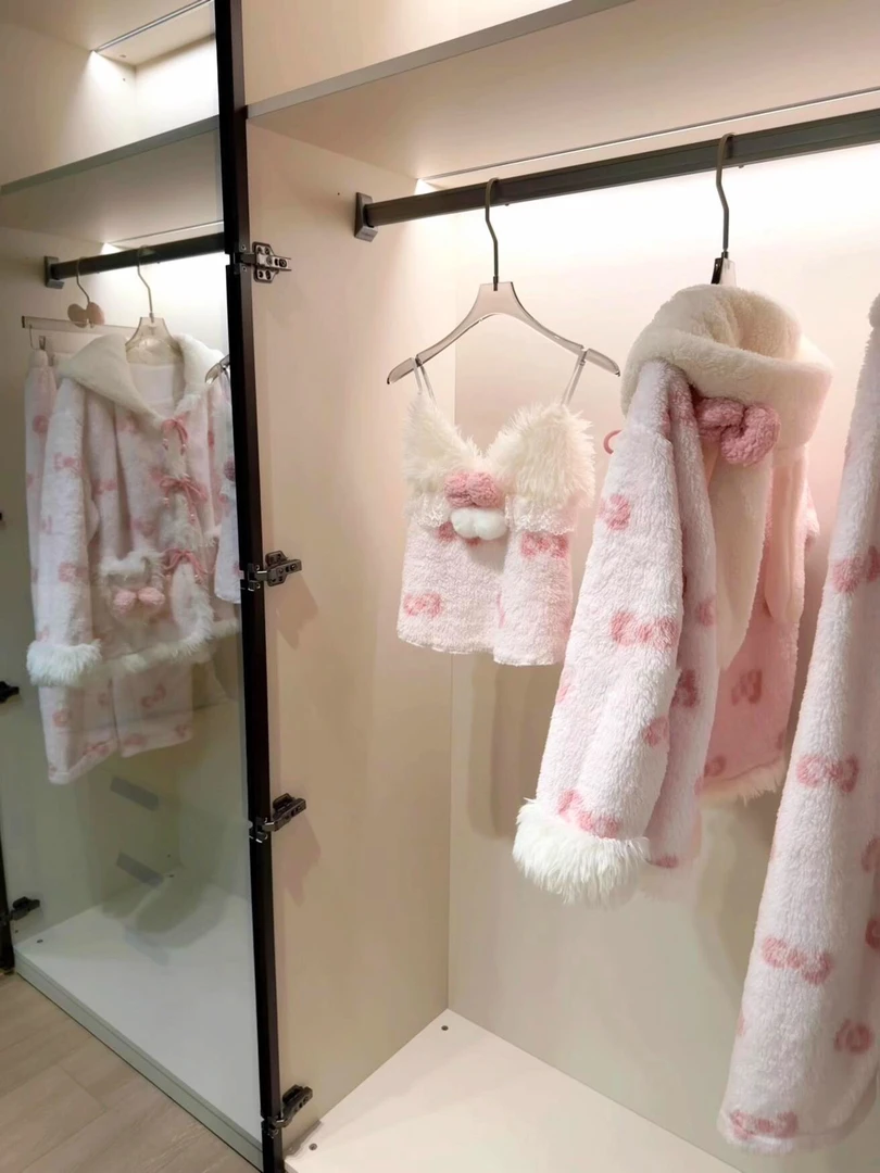 甜美少女卡通Kitty猫珊瑚绒睡衣女2025新款大码加厚可外穿三件套