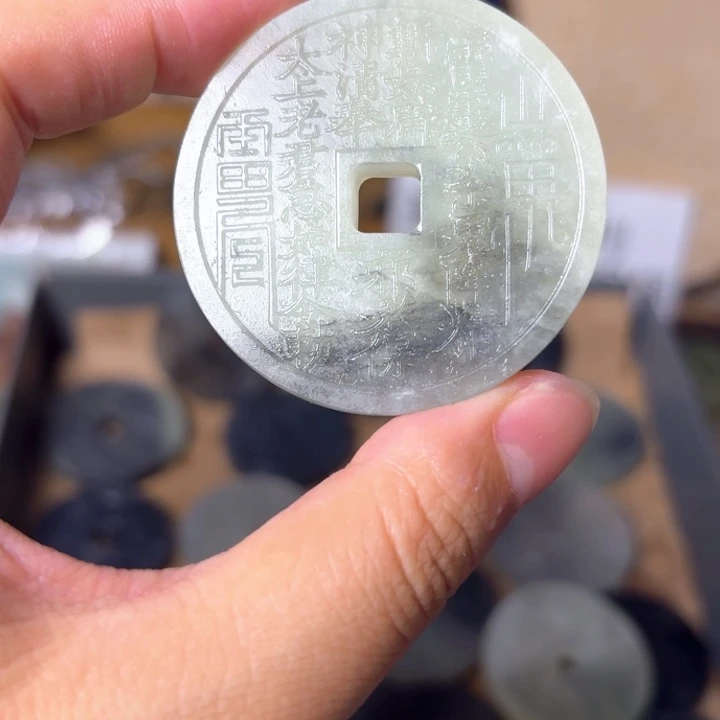 蛇纹石玉合金颈饰