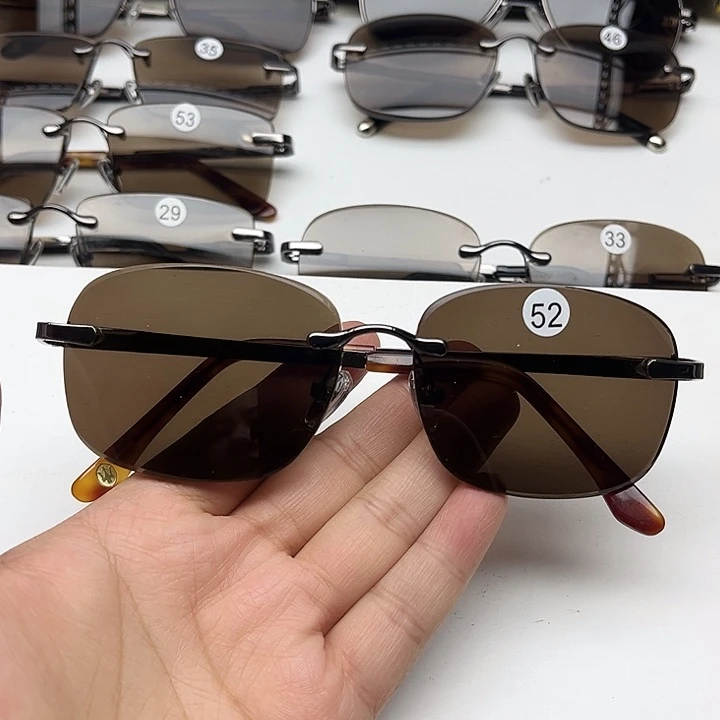 无框深茶色方圆，52