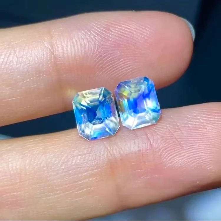 天然彩虹月光石 3.32克拉