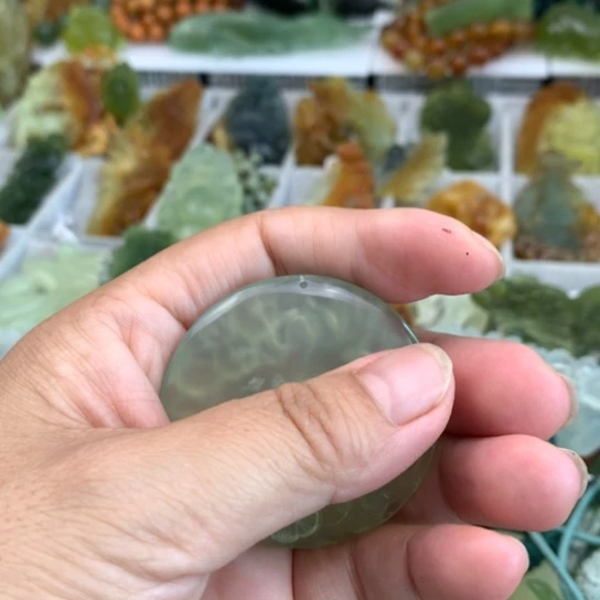 咖***罗未镶嵌蛇纹石玉颈饰