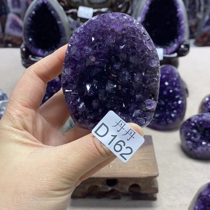 未镶嵌水晶大型摆件（非配饰）