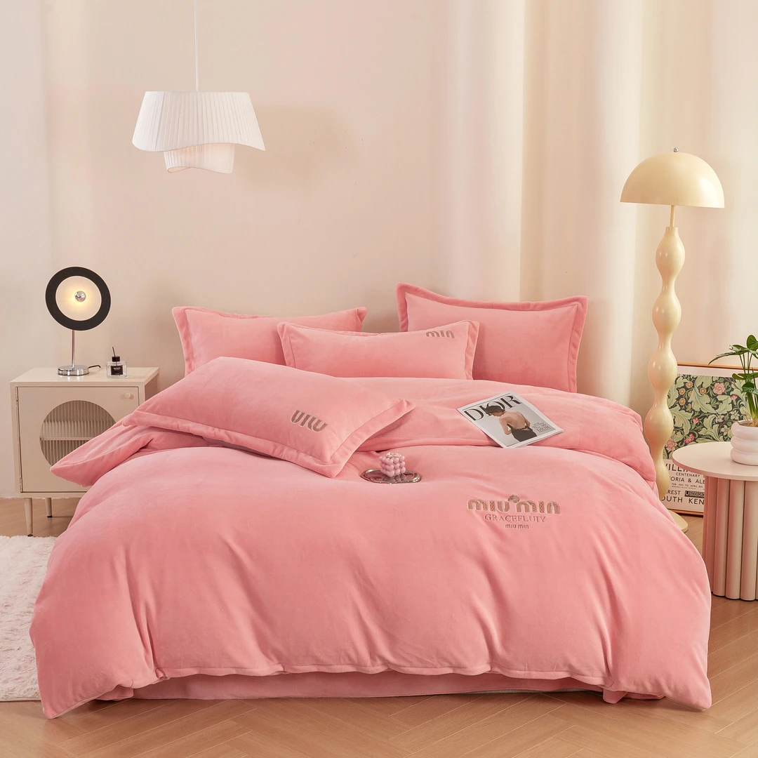 FLY高克重时尚加厚舒适牛奶绒刺绣zb四件套miu