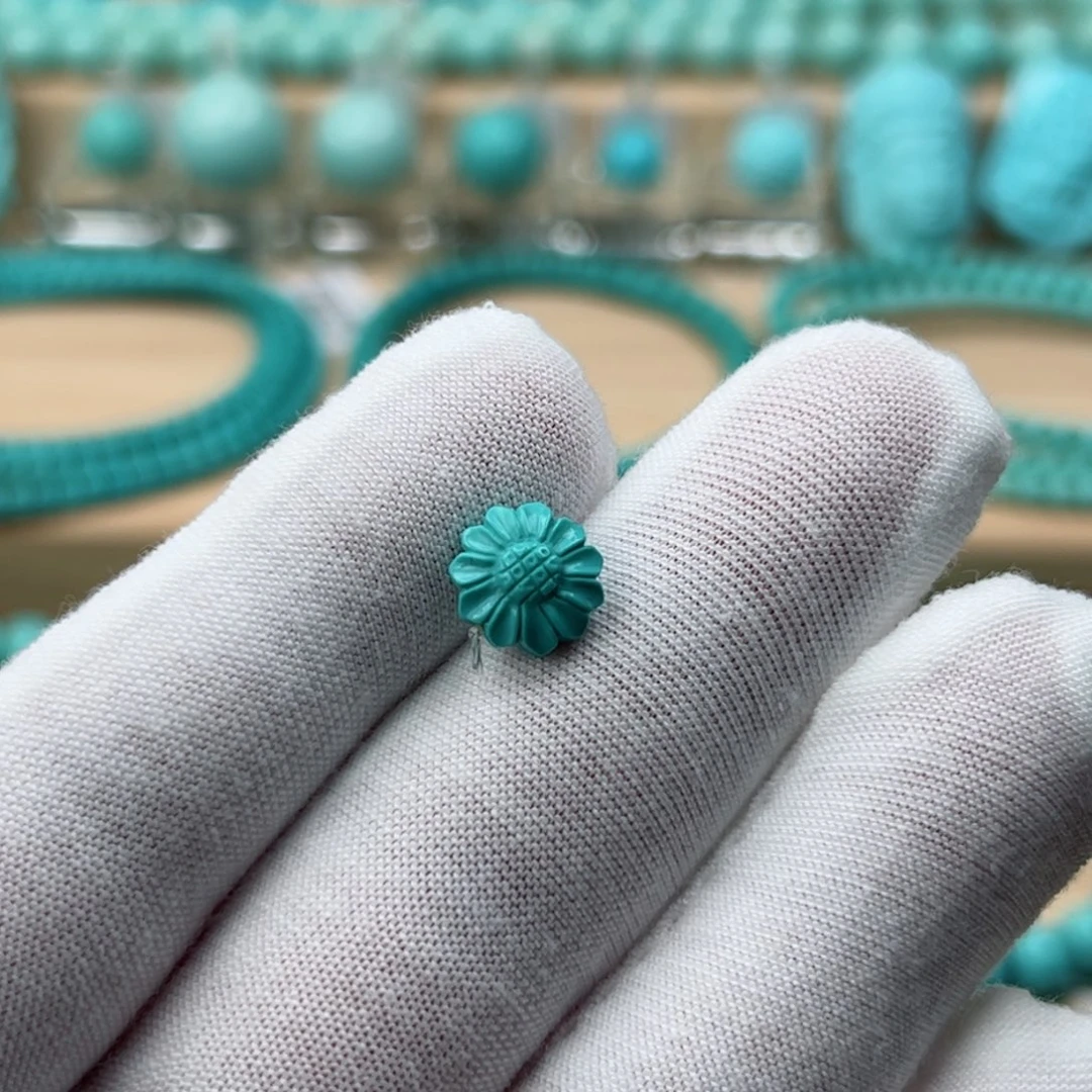 绿松石未镶嵌珠宝奇石