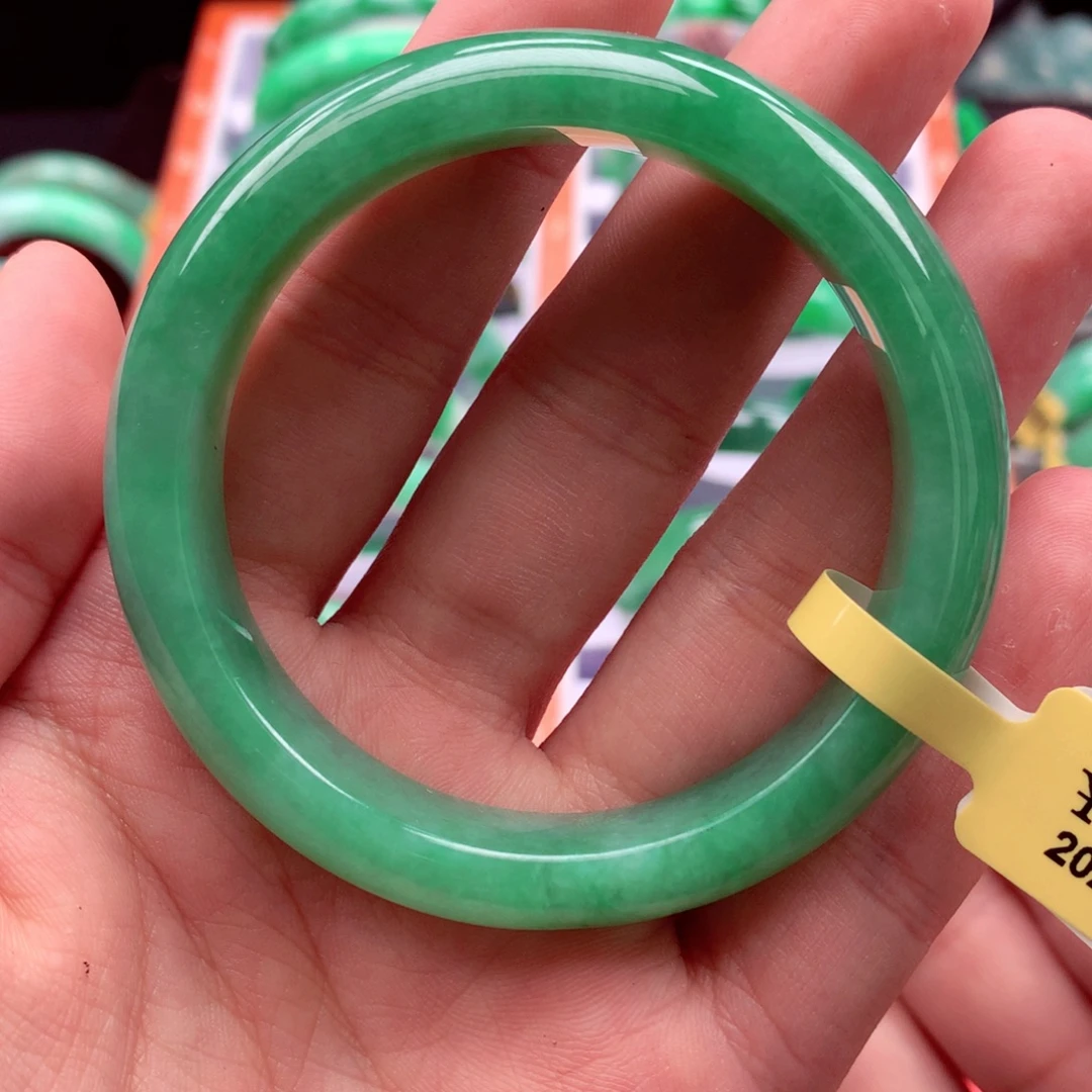 翡翠未镶嵌手镯翡翠