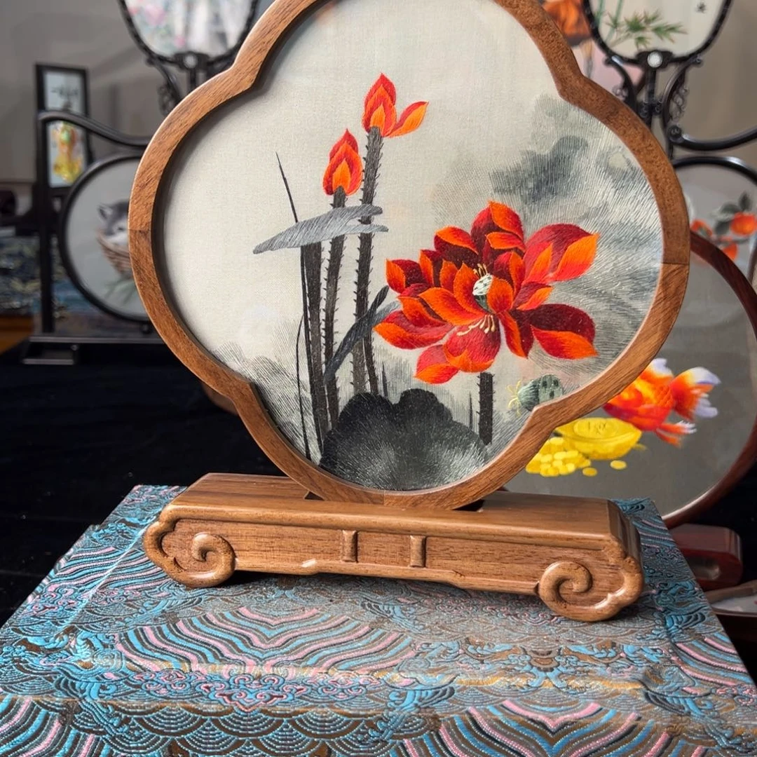 刺绣纯手工刺绣双面绣实木摆件