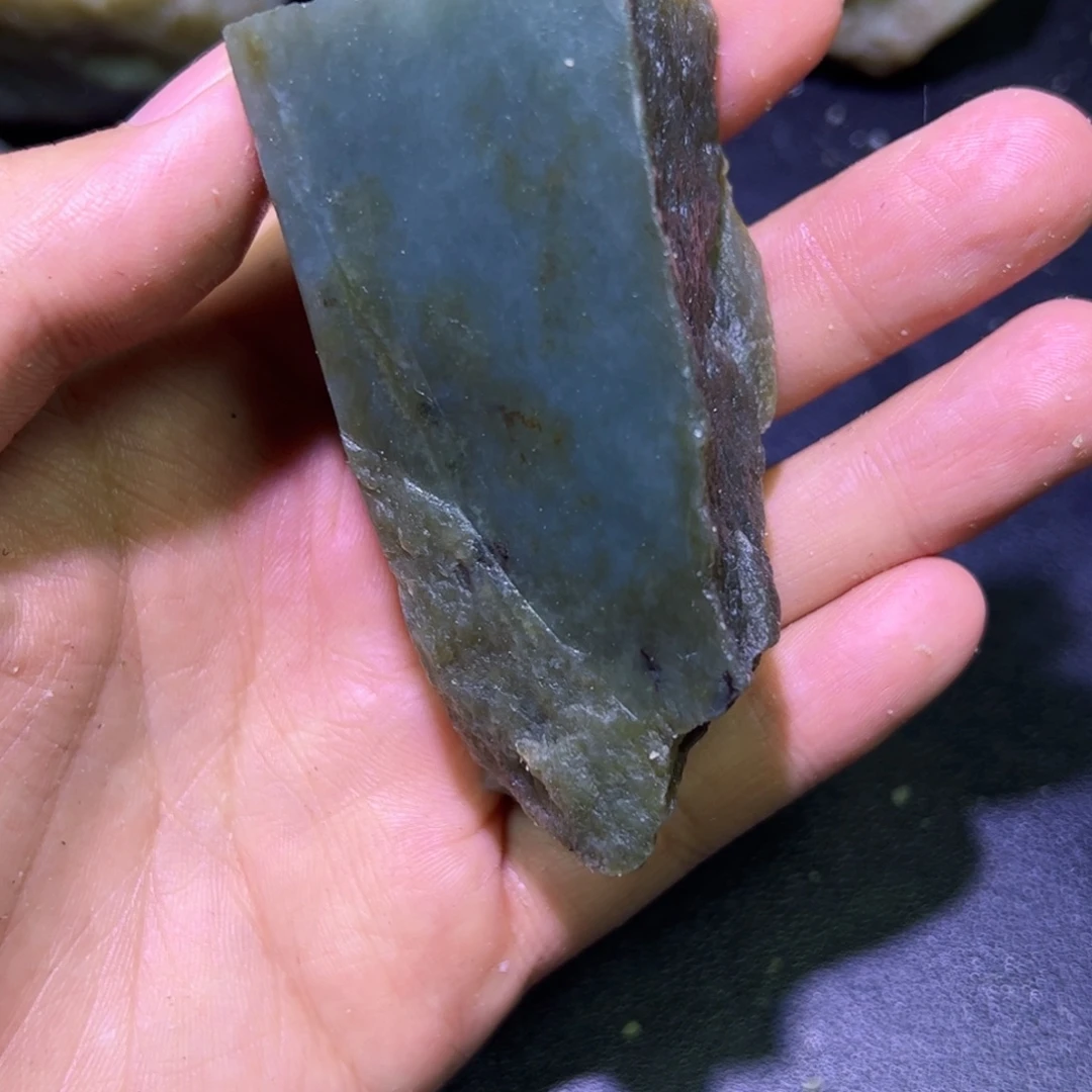 未镶嵌和田玉（糖玉）珠宝半成品
