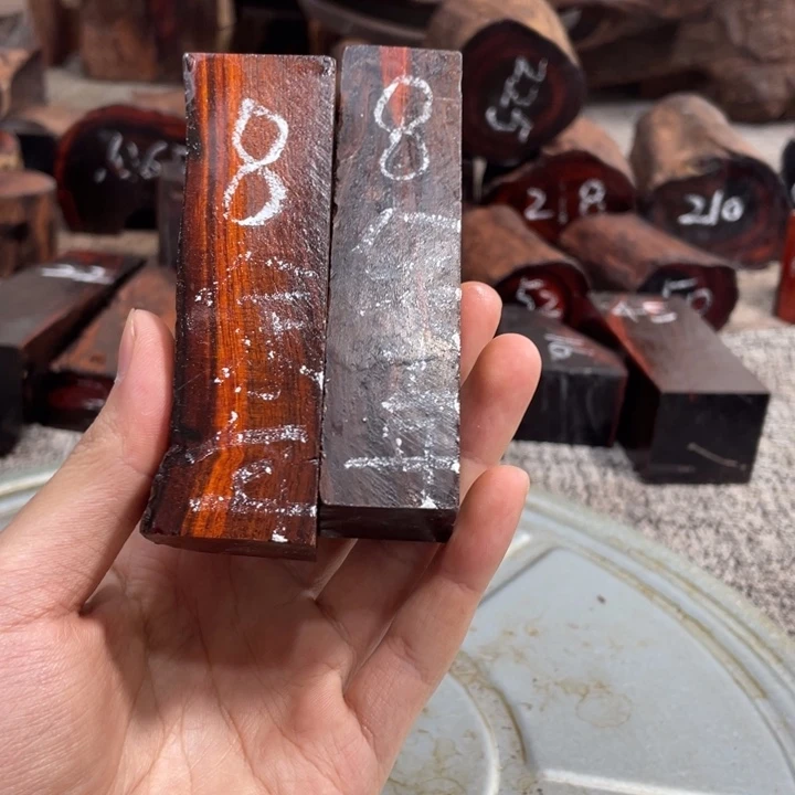 交趾黄檀（大红酸枝）
