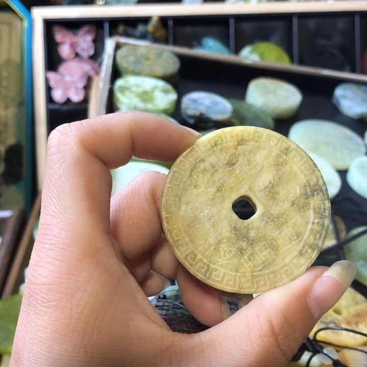 岫玉未镶嵌岫玉挂件