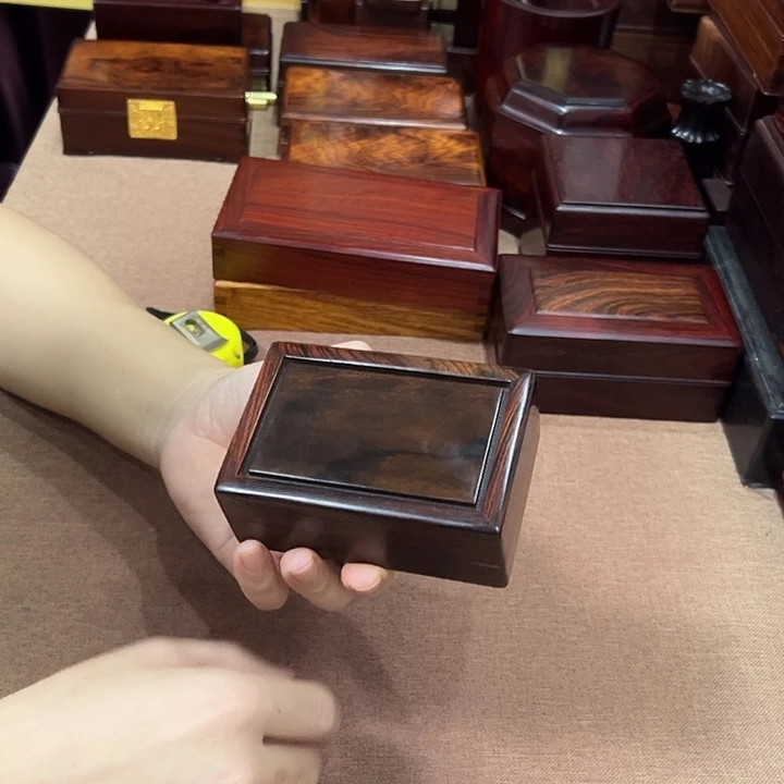 甜***狗贡木微凹黄檀机关盒