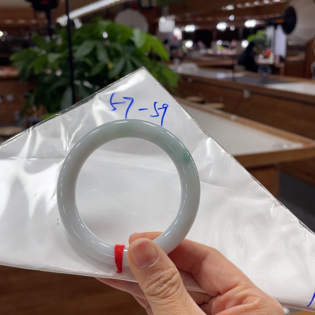 翡翠未镶嵌手镯翡翠