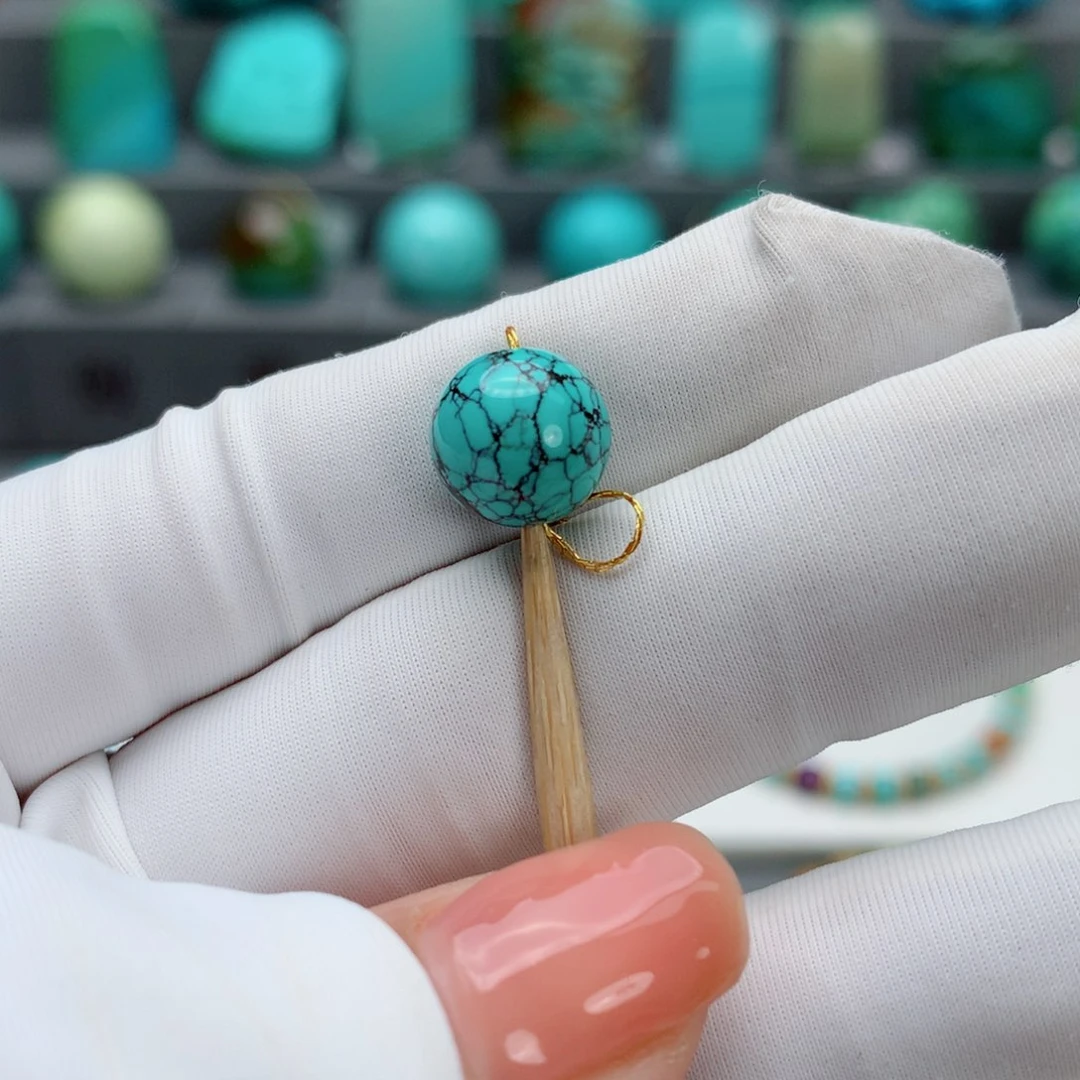 绿松石颈饰未镶嵌