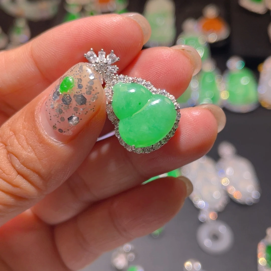 翡翠银S925镶嵌颈饰精品