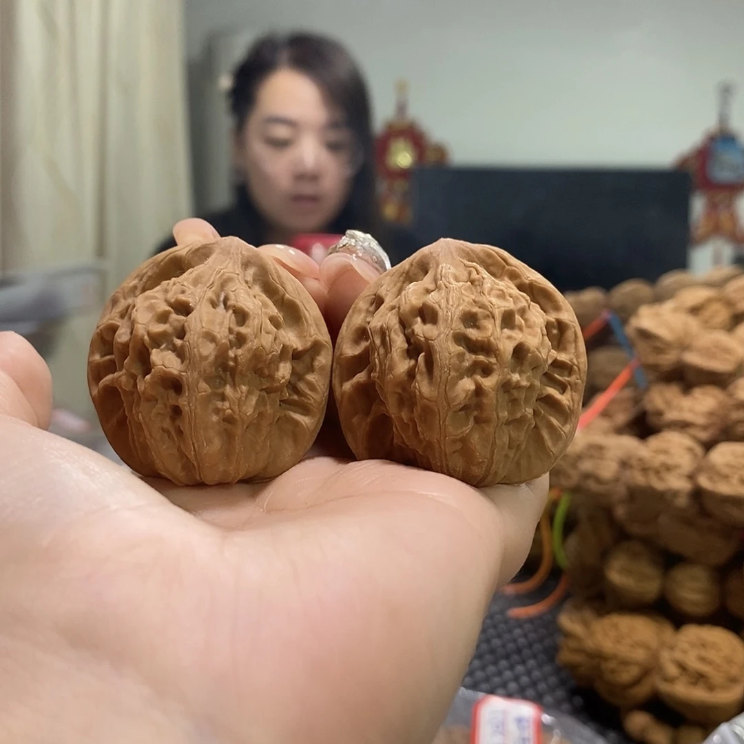 把件文玩核桃40血蟾尖有伤