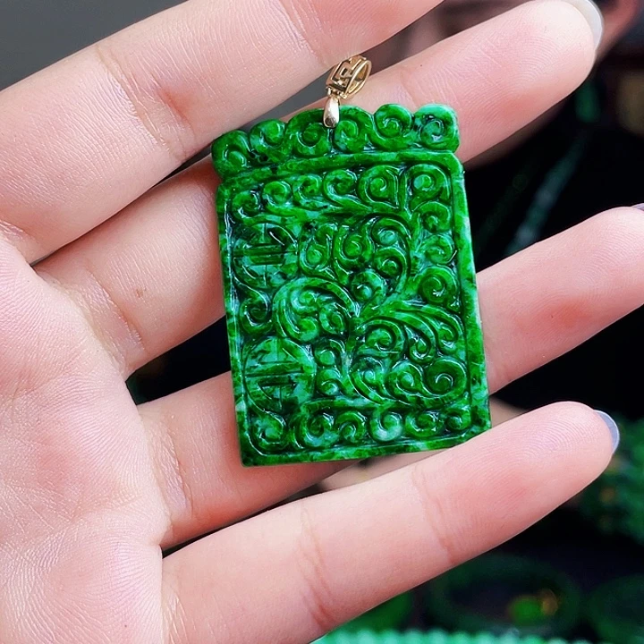 翡翠18K金镶嵌颈饰多样性