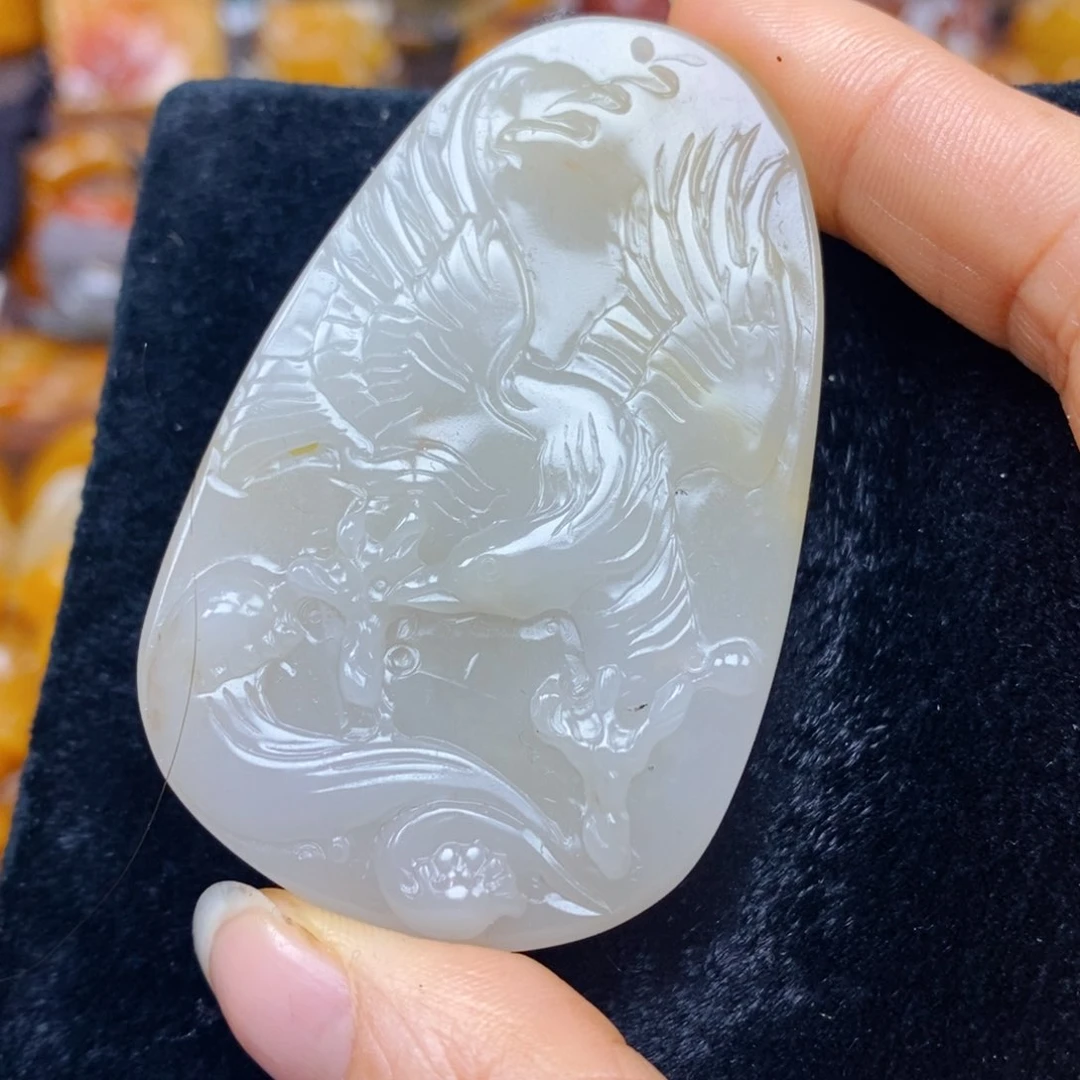 未镶嵌石英质玉（黄龙玉）颈饰