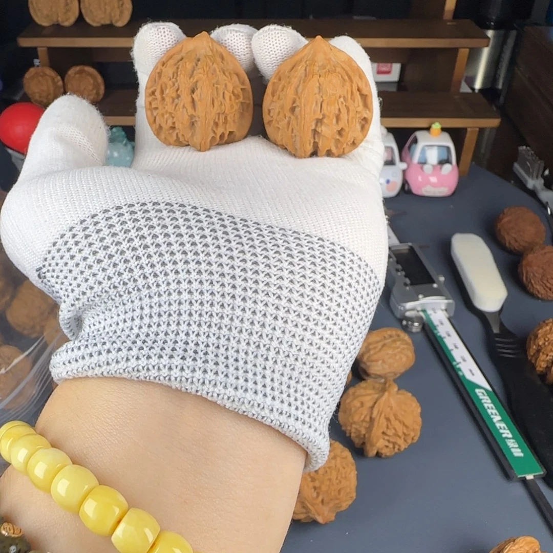 文玩核桃吊坠36全品血灯笼