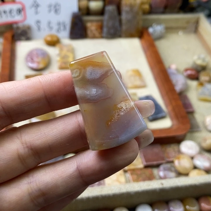 石英岩玉合金颈饰