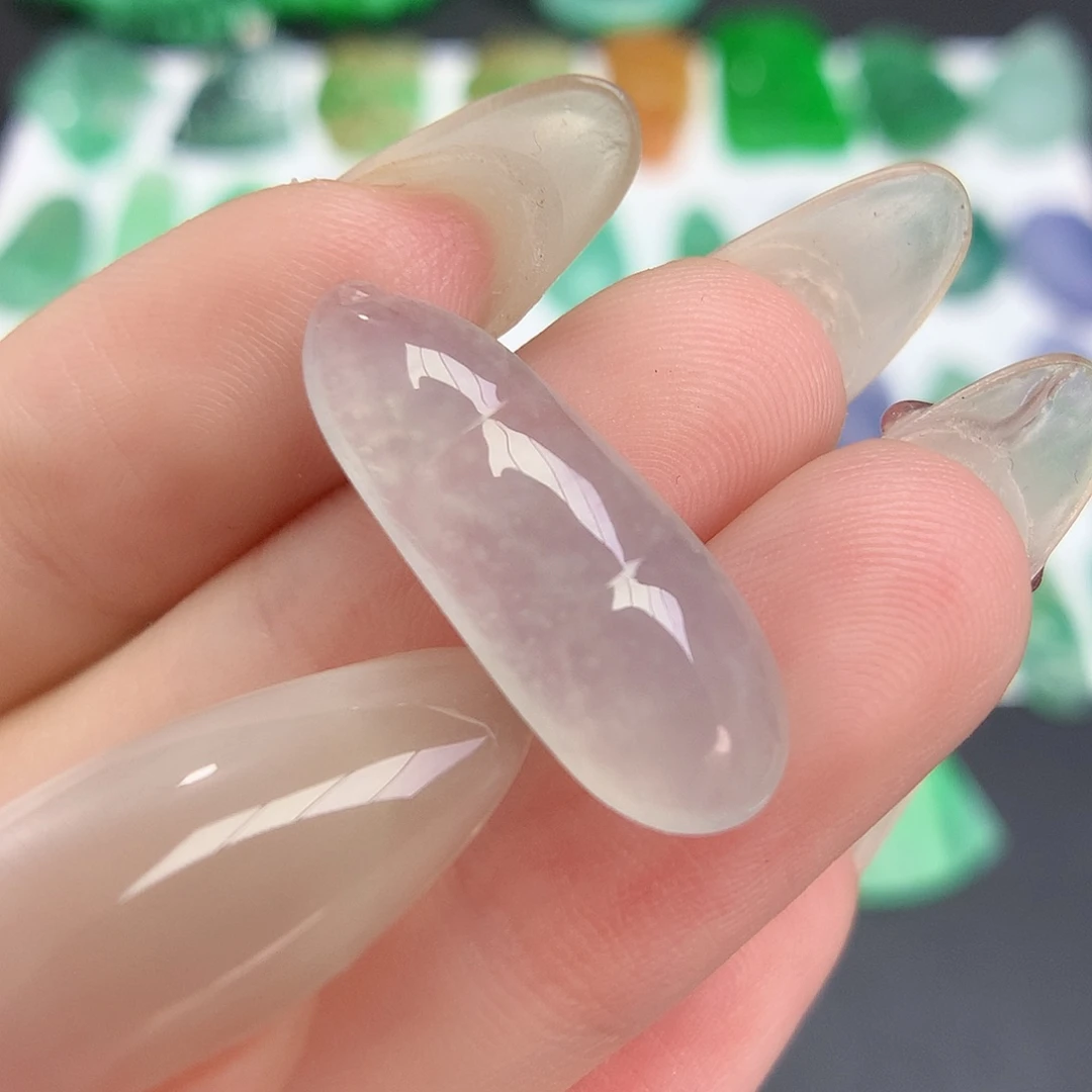 翡翠未镶嵌颈饰福豆