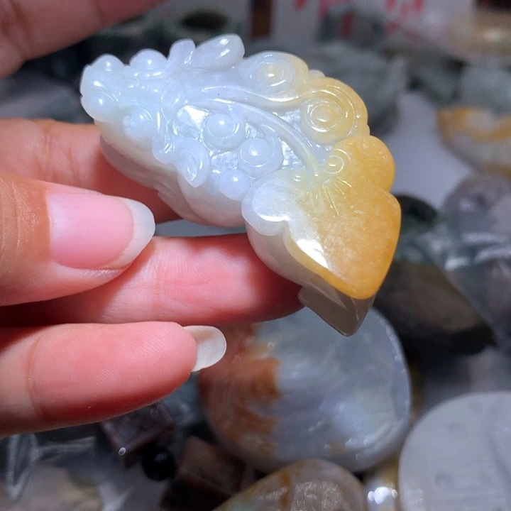 翡翠未镶嵌颈饰保真天然A货翡翠